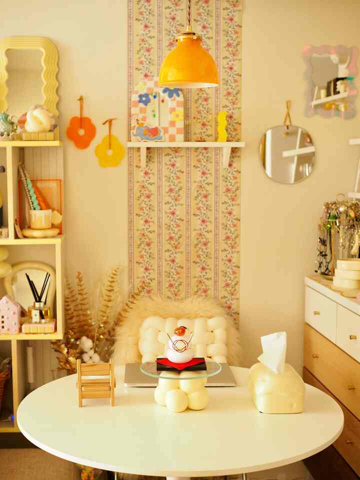 新年あけましておめでとうございます！

元旦から、Ohouse Season 5 Ambassador
をさせていただくことになりました💛

久しぶりの投稿になりましたが、
今後ともよろしくお願いします🌼
・
・
#リビング #カラフルインテリア #新年 #イエローインテリア #カラフルインテリア雑貨 #鏡餅