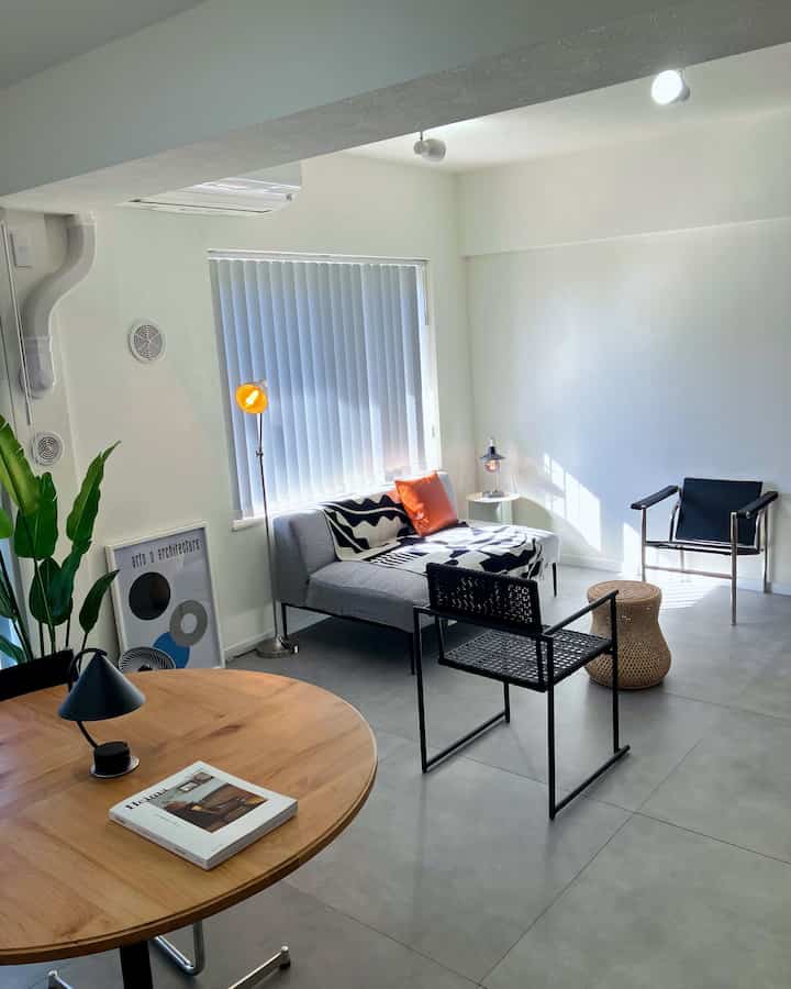 テーブルの上が片付いていると、気分も良くなりますね♪
#ラウンドテーブル #ダイニングテーブル #シンプルなインテリア #シンプルモダン 