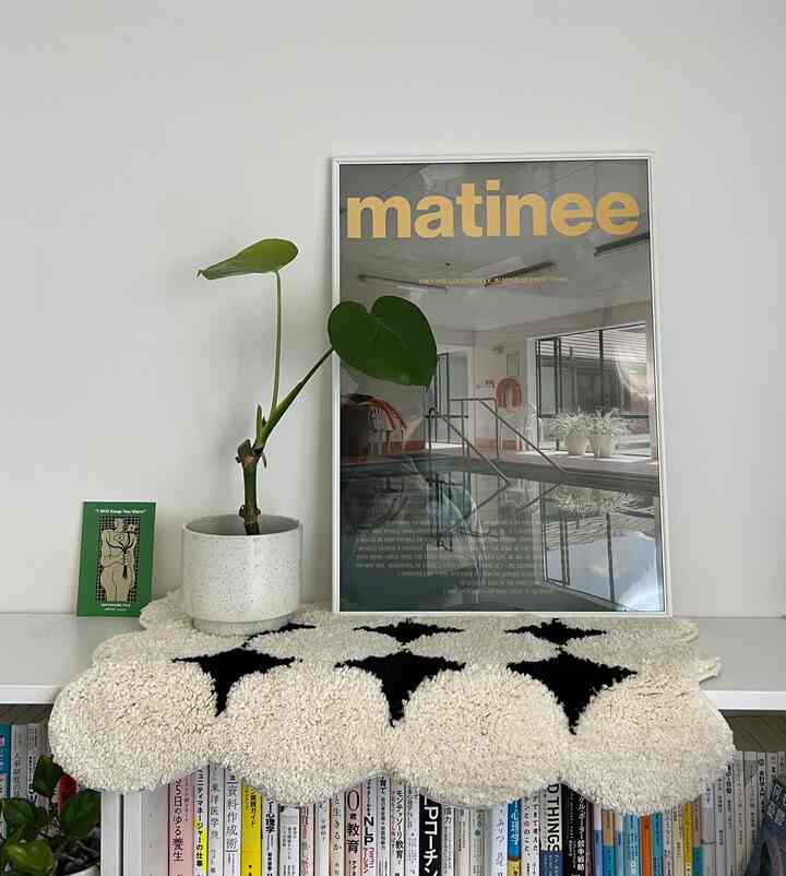 monotone dot modern rug⚪️⚫️

Ohouseから一部の厳選された韓国アイテムのテスト販売が始まったとのことで、我が家はモノトーンラグをセレクトしました。いろんなシーンに合わせやすくてぐっと垢抜けるのがうれしい、かわいい。
他のアイテムも気になる〜！！！！！！

.
.
#韓国インテリア #ラグ #玄関マット #モノトーンインテリア #模様替え #リビングインテリア #玄関インテリア #観葉植物のある生活 #リノベーションマンション #中古マンションリノベーション #マンション暮らし #三人暮らし #ミッドセンチュリーモダン #rug #midcenturymodern #midcenturyfurniture  #diningroom #mylvngrm #renovationmaison #renovation #홈인테리어