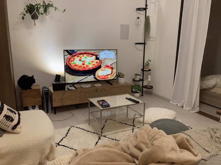 ruang tamu di malam hari
Saya menyalakan pencahayaan tidak langsung dan bersantai 🏠

#1ldk #1ldk賃貸 #賃貸インテリア