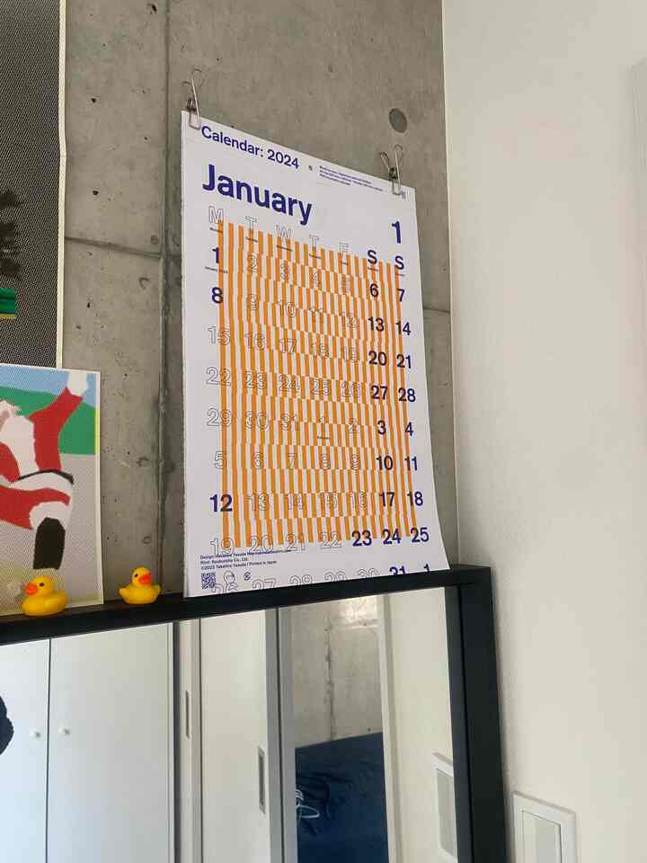 安田昂弘さんのカレンダーが色合い、デザインともにどストライクで見つけてすぐにポチりました！！
可愛い🤍💛💙 #カレンダー#ポスター