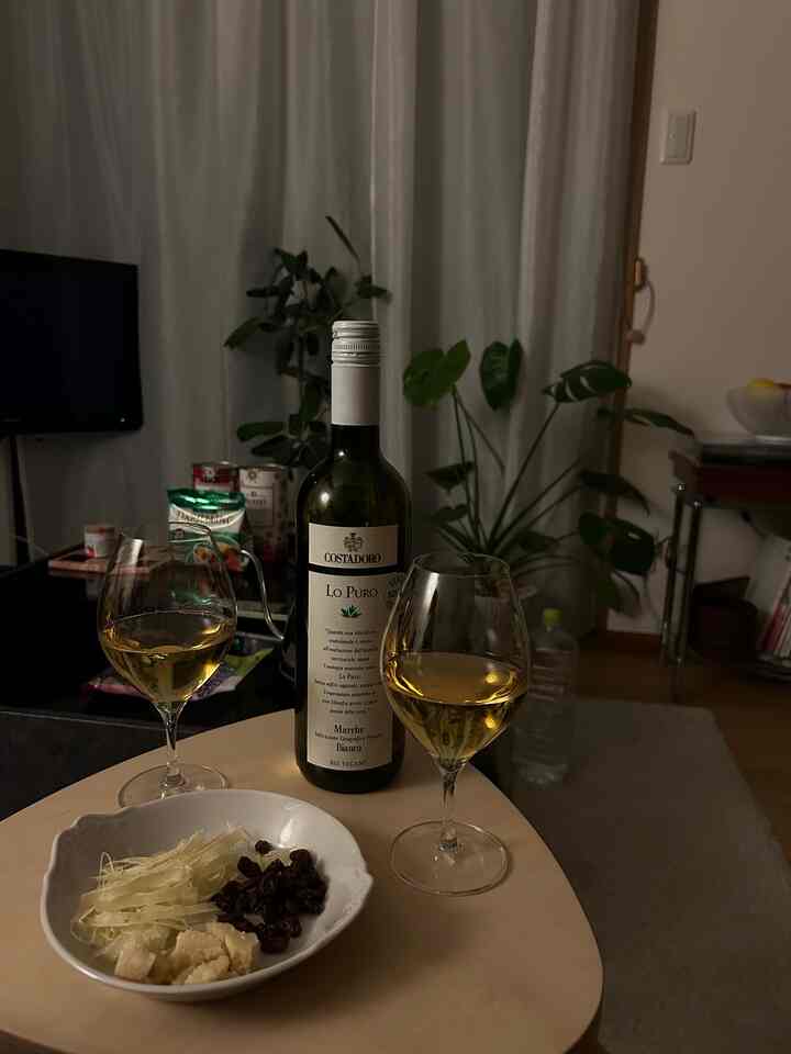 映画を観ながらナチュールで乾杯🥂
木村硝子のピッコロ10ozがいい感じだ〜！
#ワイングラス #食器 #モンステラ #観葉植物 