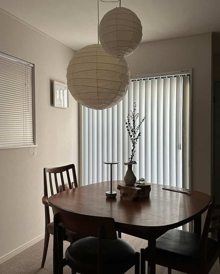 3連休もあっという間に終わっちゃった..
また明日からお仕事頑張ろう！

お香を炊いてすっきりリフレッシュ🌿

#ambientec #アンビエンテック #ambientecturn
#ルイスポールセン #テーブルライト #tablelight
#ダイニングテーブル #ダイニング照明 #isamunoguchi
#イサムノグチ #gplan #gplanvintage #ラウンドテーブル
#キャビネット #ヴィンテージ家具 #ミッドセンチュリー 
#ronanbouroullec #ロナンブルレック #ルイスポールセン 
#香りのある暮らし #タイルカーペット #louispoulsen 
#ミッドセンチュリー家具 #diningroom #ダイニングルーム
#マイホーム #マイホーム記録 #マイホーム計画
#アルミブラインド #タチカワブラインド