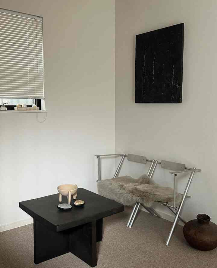 お気に入りのリビング空間。
リビングはシックにかっこよくまとめてます。



#101コペンハーゲン #101cph #101copenhagen
#リビング #livingroom #コーヒーテーブル