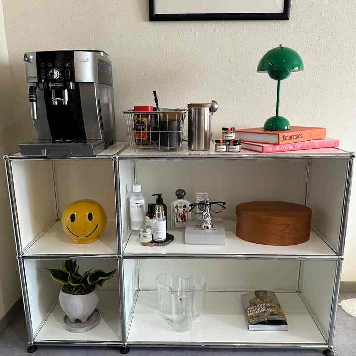 あっという間に年明けて1週間以上経ってしまった、、、
皆様どうぞ今年よろしくお願い致します🙇‍♀️

#賃貸インテリア #マンションインテリア #リビングインテリア #観葉植物のある暮らし #ミッドセンチュリー #ミッドセンチュリーモダン #usmhaller #midcentury #livstagrammer #mygoodroom