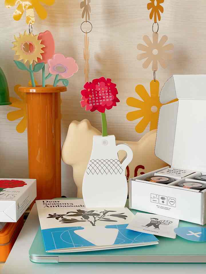 Ohouseのウェルカムギフト 🎁

ずっと気になっていたお花のカレンダーと
可愛いはちみつ、嬉しいな 🫶🏻❤️


#カラフルインテリア #レトロインテリア #レトロポップインテリア #ミッドセンチュリー 