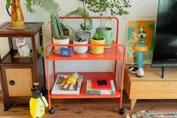 IKEAで久々の当たりの赤いワゴン。IKEAでは白とか黒とかの家具を買わないのがマイルール。

#インテリア #生活感のある暮し 
#instahome  #リノベーション #リノベマンション #中古マンション  #北欧 #民藝