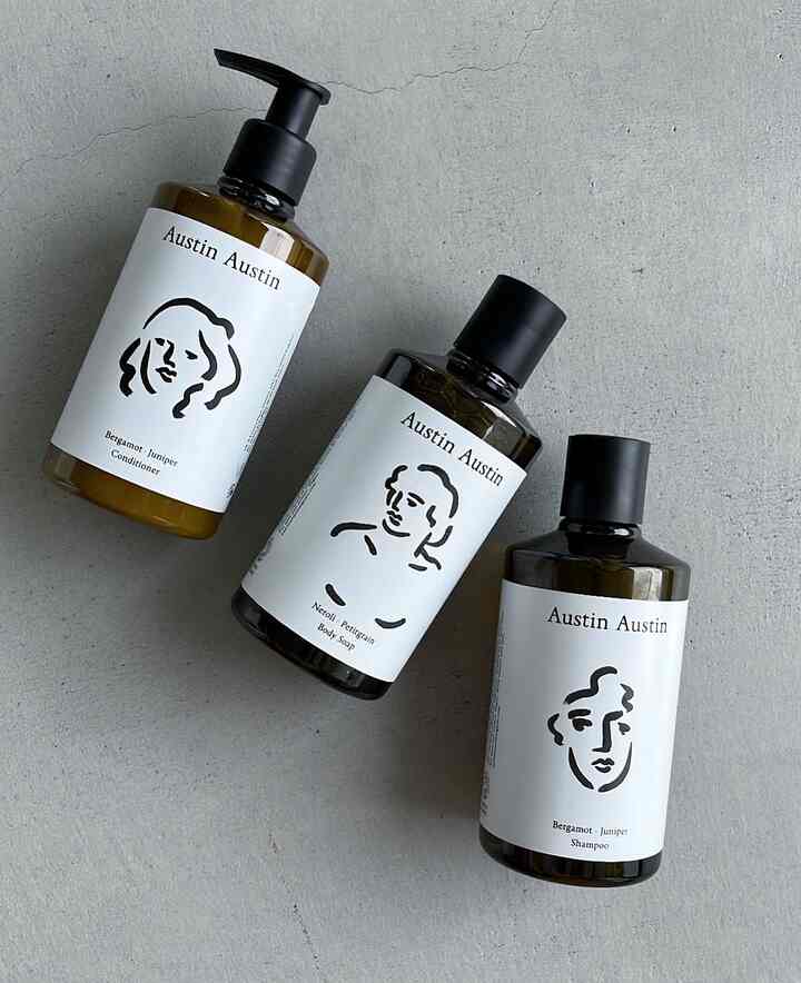 Austin Austin

最近購入したスキンケア
ベルガモットの香りがバスルームを程よく包み込んでんでくれて、バスタイムがとってもハッピー。
クリスチャン・ニュービーのアートワークが飾られたシンプルな佇まいもお気に入り。

#スキンケア
#AustinAustin