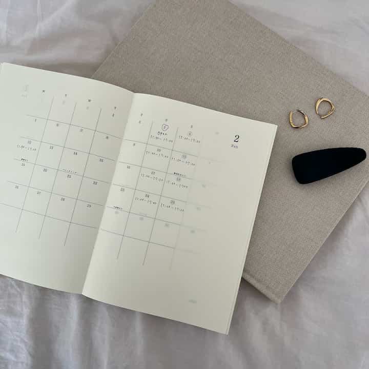 New schedule book simple and easy to use ˎˊ˗

#Schedule book #洋書 #ベッド #シーツ #無印良品 #ホワイトインテリア #ナチュラルインテリア #海外インテリア #和風インテリア {8 #Simple interior} #一人暮らし #一人暮らしインテリア #ワンルーム #ワンルームインテリア #interior #room #home