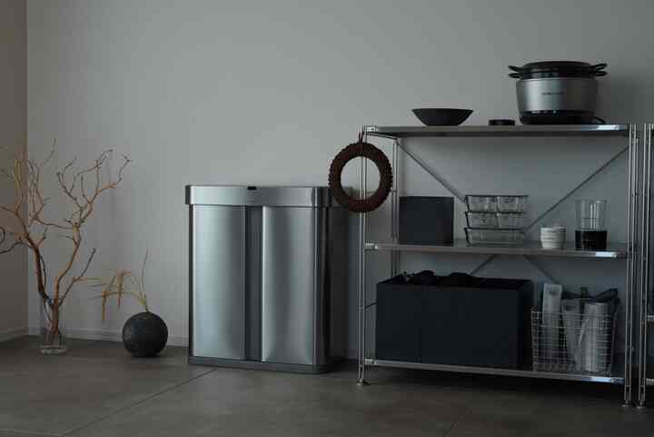 tempat sampah manusia sederhana
Meski aku bisa melihatnya sekeras yang aku bisa
Sebuah desain yang akan menyatu.

Karena bagian dalamnya terbagi menjadi dua
Saya memiliki kantong sampah yang mudah terbakar dan tidak mudah terbakar senilai 45 liter.
Itu tidak muat di dalam tas, tapi
Itu cukup besar.

Karena ini adalah tipe sensor, mudah untuk membuka dan menutup.
Itu juga merespons suara Anda.
"buka kaleng" dan "tutup kaleng"
Saya bisa membuka dan menutupnya.
Bahkan katakoto bahasa Inggris pun bisa dipahami dengan jelas.
Reaksinya sangat bagus sehingga tidak ada hubungannya dengan itu
Bahkan ketika membuka percakapan normal...
Saat kamu melekat padanya, lucu sekali bagaimana ia terbuka dengan sendirinya haha

#Tempat sampah
#kotak debu
#dalaman abu-abu