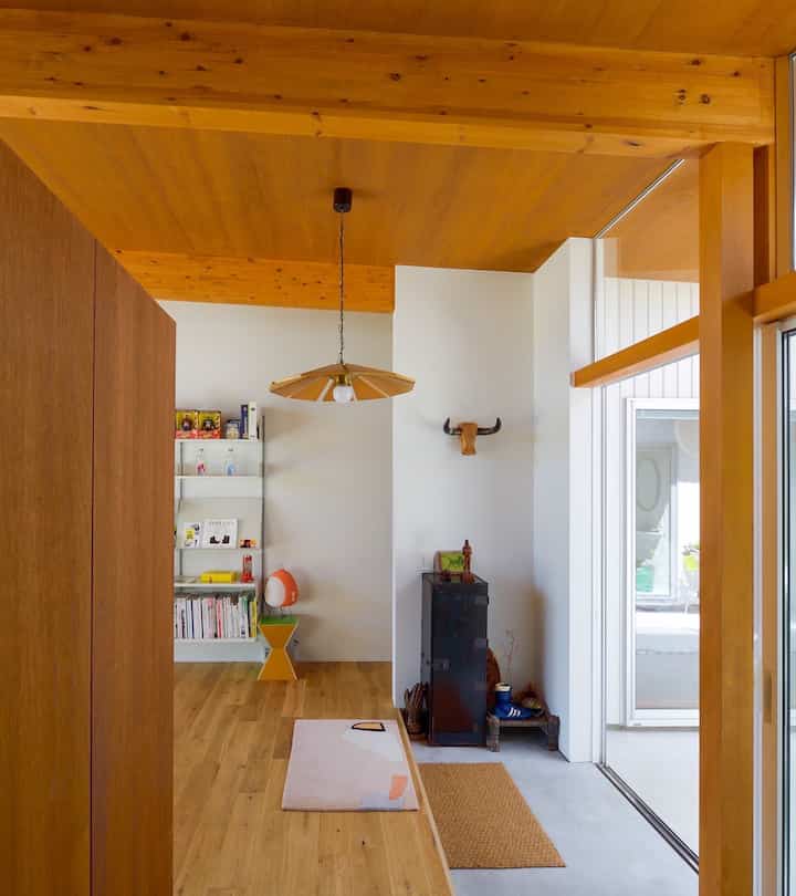 Pintu masuk tanah.
Tidak ada sekat dari pintu masuk hingga ruang tamu.
#pintu masuk
#hidup
#Doma