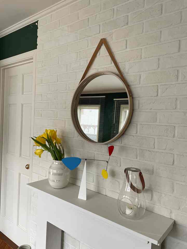 ずっと欲しかったVOLTAのモビールを買いました！！うちはやはりカラフルだよね！
と、この色にしました。
#volta #voltamobile #colorful #colorfulinterior
#ヴォルタ #モビール #カラフル #カラフルインテリア #マントルピース  #ホルムガード
