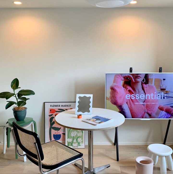 short form carousel card thumbnail