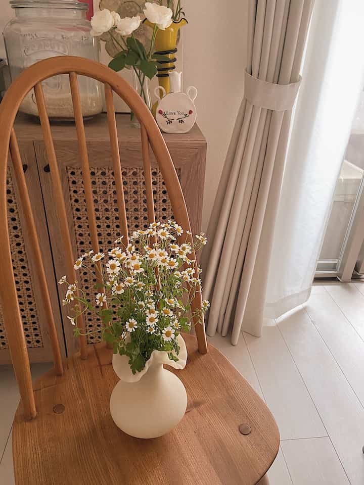 お気に入りのヴィンテージアーコールチェア🪑
　
ずっと大切にしたい一生物の椅子です☺️ #アーコールチェア
#ヴィンテージチェア
#ダイニングチェア