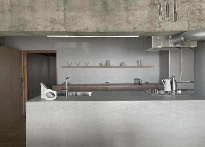 気分を変えて新しいオブジェを並べる。
組み合わせを変えるだけで、気分もリフレッシュ⚪︎⚪︎⚪︎

#オブジェ #白の器 #birbira  
#キッチン #カウンター #ギャラリー