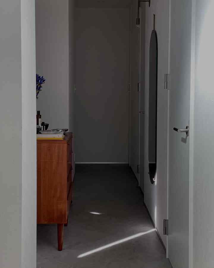 Saat dimana saya menyukai pantulan cahaya🪴
#Pintu Masuk Doma
#Hidup dengan lantai tanah
#Pintu masuk bagian dalam
