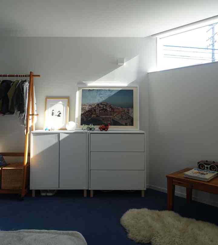 Kamar tidurnya memiliki banyak furnitur IKEA dan tidak bermerek.
#IKEA #無印