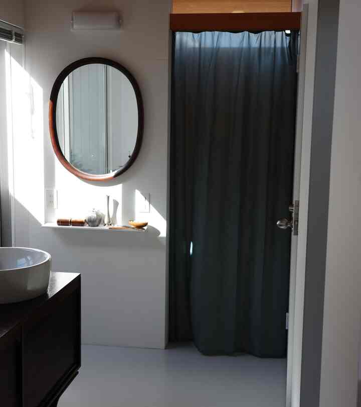 A washroom that feels good because it lets in light
#washroom
#Wash basin
#wall mirror