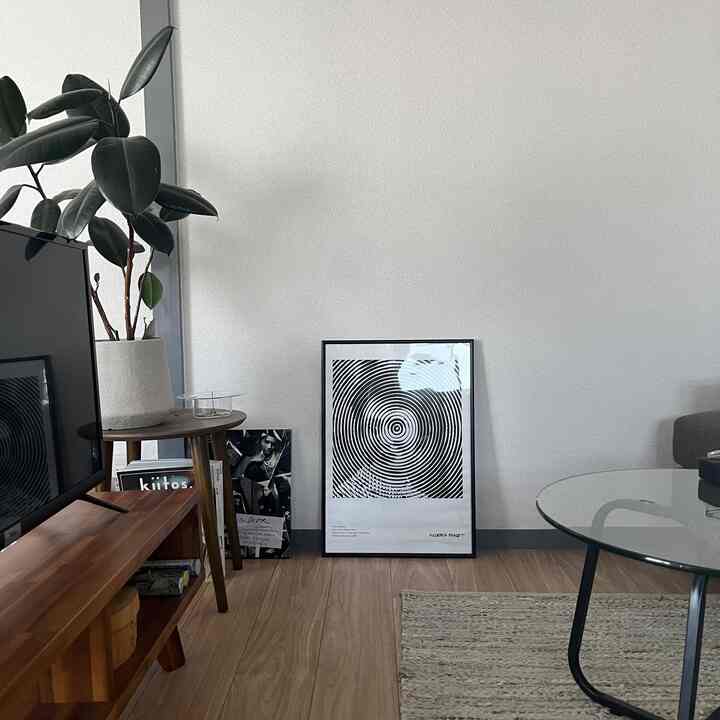 なかなか、これ！というアートポスターに出会えません…🖼🪴
#リビング #アートポスター #ポスター #観葉植物