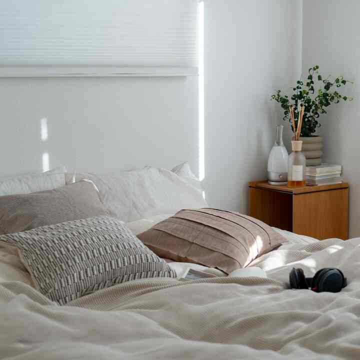 #韓国インテリア #白 #ベージュ 
立春が過ぎたので明るいベッドルームに変更！☺️
