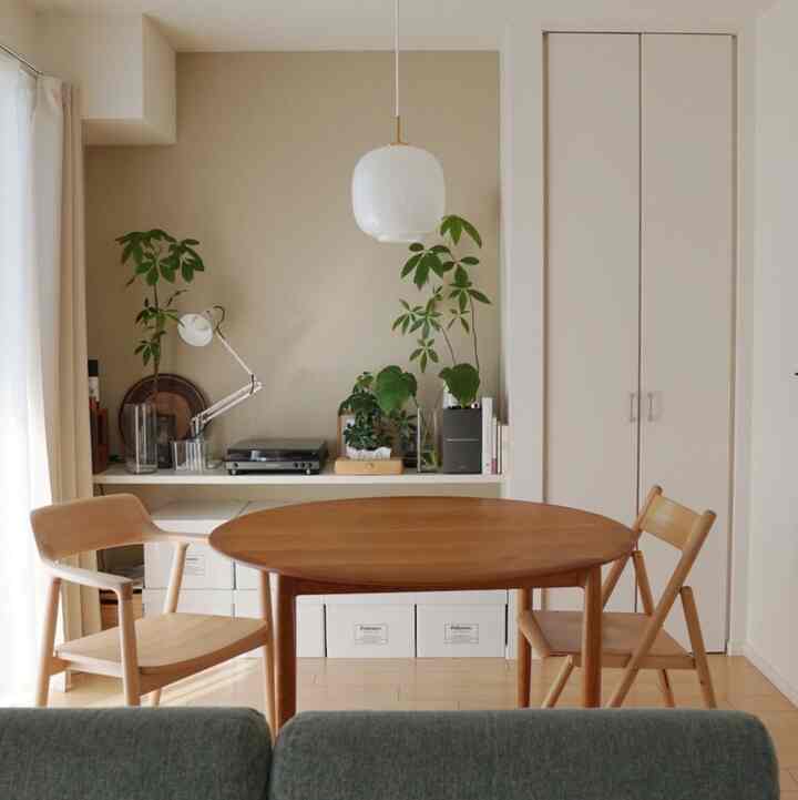 不意に撮った写真がいい感じ📸

#照明 #観葉植物 #観葉植物のある暮らし #ルイスポールセン #レコード #レコードのある暮らし #バンカーズボックス #アングルポイズ #マルニ木工 #ヒロシマ #カイクリスチャンセン #宮崎椅子製作所 #anglepoise #louispoulsen #hiroshima