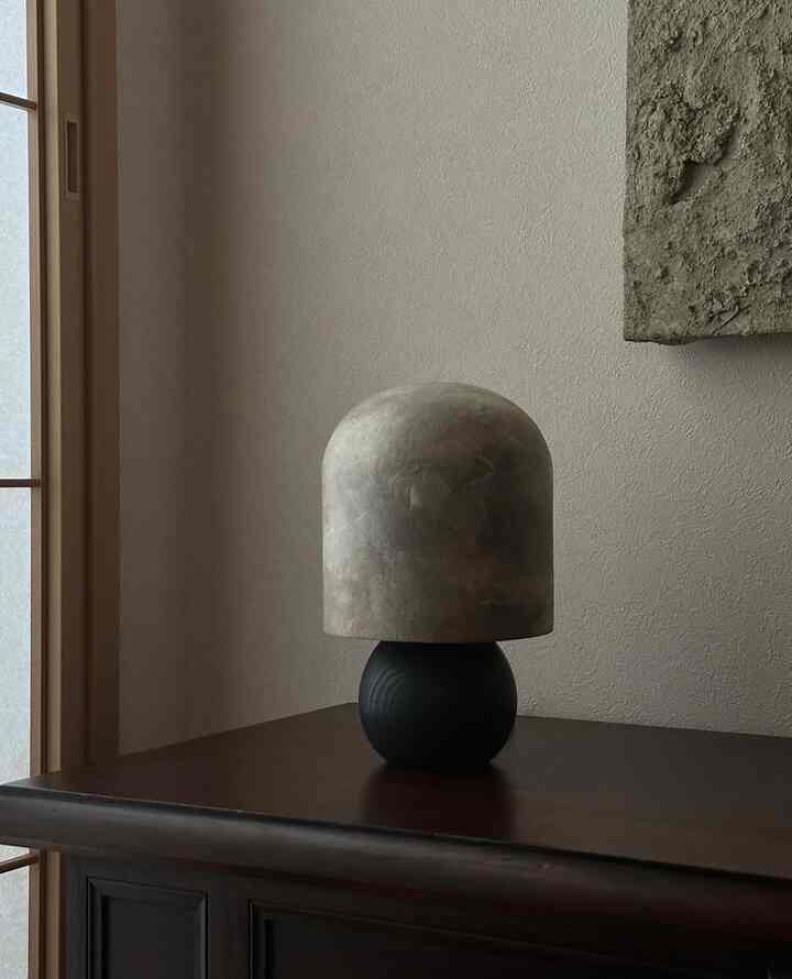 和紙のちぎり絵で丁寧に作られた照明。

#フロアライト #和紙 #和紙アート #照明