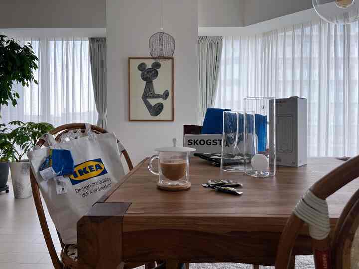 Full of IKEA!
Why do I always end up buying vases when I go to IKEA?

#IKEA #IKEA花瓶 #IKEA好き #KEYUCA #keyuca #イケア #ケユカ #キッキン小物 #台所用品 #キッチングッズ #フラワーベース #花瓶 #ヴァルムブリクスト #ダイニング #ダイニングインテリア #テーブルフォト