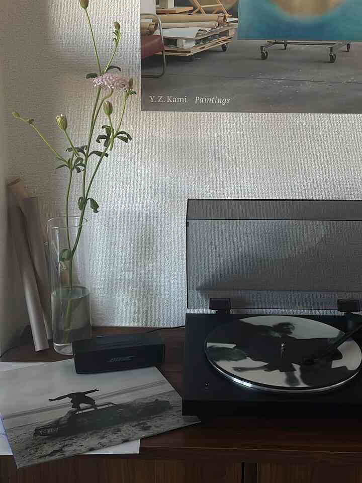 #the1975 5000枚エディションのピクチャーアルバム💿
置いただけで絵になるし、全ての曲素敵で好きなアルバムです。