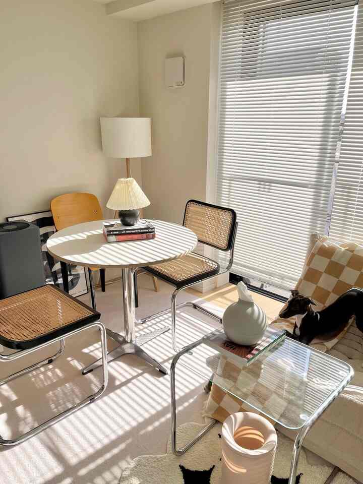 ロゼトーゴに🦮トイレだけは絶対にするな！
という意思でソファーも立入OKにしてます笑

愛犬と過ごしている皆様は
お家ルールどんな感じですか？

#犬がいる暮らし #2K #ロゼトーゴ #リーンロゼ #ファーニハンター