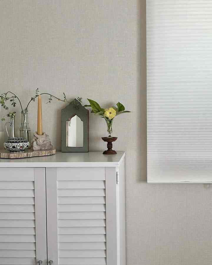 棚の上には、蚤の市やビンテージショップで見つけたお気に入りたちを並べてます。…眼福♡
今の一番は、最近購入したトルコのハンドペイントのアクセサリーケース。
唯一無二なものに出合った時のしあわせたるや✨
やめられません。


#ビンテージ小物 #蚤の市 #トルコ #turkey