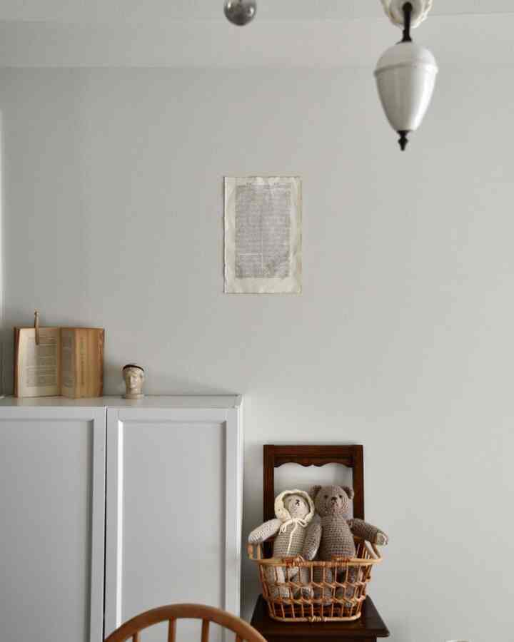 #賃貸インテリア #賃貸暮らし #二人暮らし #アンティーク #古家具 #古道具 #狭い部屋 #猫とインテリア #猫とアンティーク #1LDK #マンション暮らし #かごのある暮らし #IKEA #ikea購入品 #ホワイトインテリア