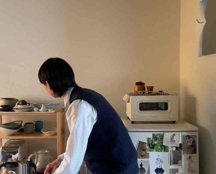 Pagi hari menggiling biji kopi

#pagi #珈琲