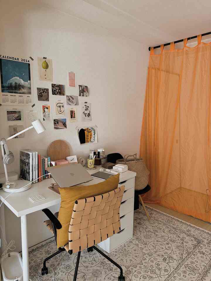 物置化してたスペースに、チュールカーテンつけたらいい感じ🧡
オレンジ可愛い🍊
#ワークスペース
#デスク周り #デスクインテリア #IKEA #IKEA引き出し 