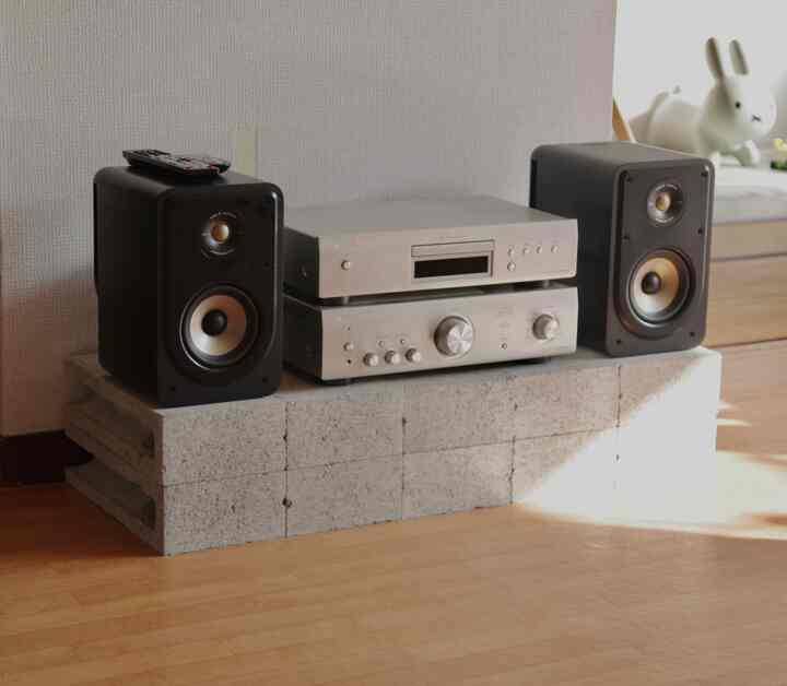 模様替え中〜〜
#模様替え #レイアウトチェンジ #賃貸リビング #コンクリートブロック #賃貸DIY