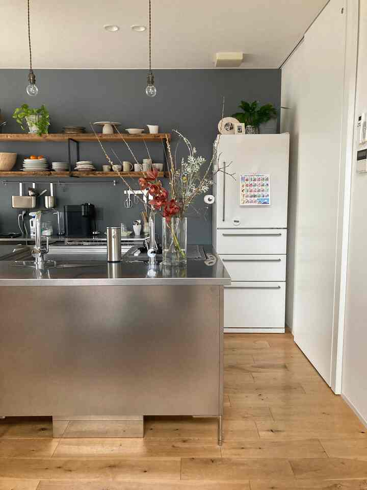 花のある暮らし🌱
#キッチン
#アイランドキッチン 
#ステンレスキッチン