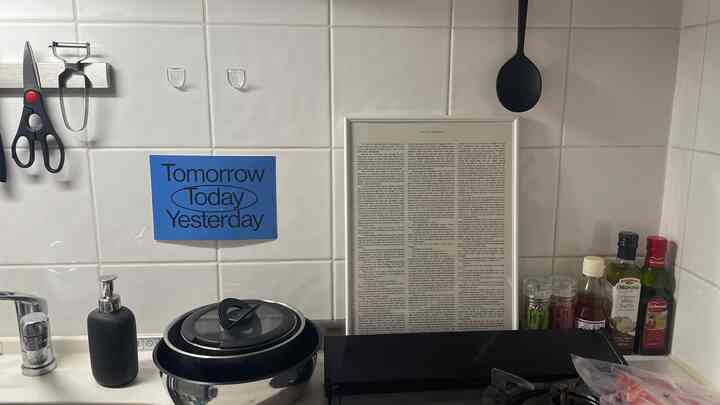 インテリアが難しく感じたキッチンスペースにポスターを置いたら一気に明るくなって料理する時テンション上がります。

#spacepause #ポスター 