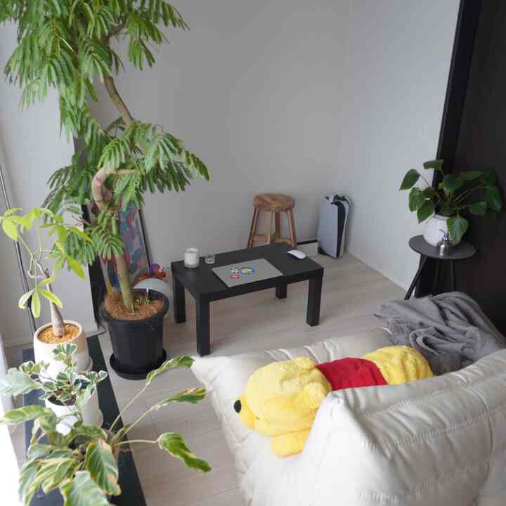 トーゴにはいつも我が家のプーさんが寝てます
#トーゴ
#IKEA
#インテリア
#賃貸インテリア
#白インテリア
#2人暮らし
#韓国インテリア