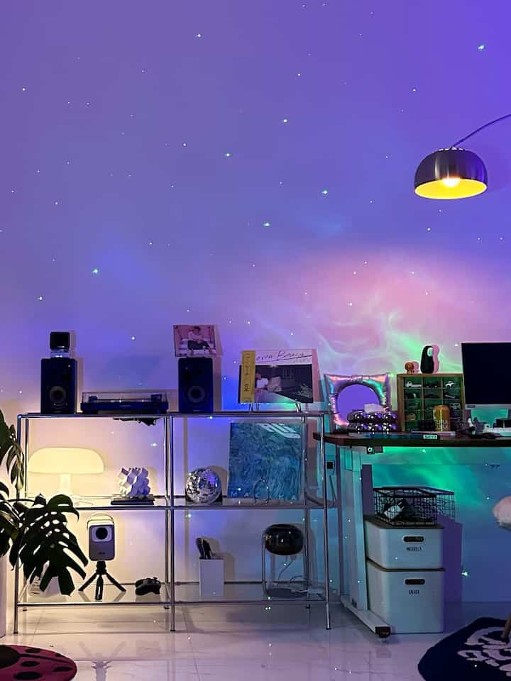 Meja Kerja dan Meja Hiburan
-
kedua meja ini kita layout sejajar agar mempunyai perbedaan dari sebelumnya dengan layout letter L , ternyata layout sejajar membuat ruangan lebih luas dan ketika malam bisa dihias dengan beberapa lampu dan membuat suasana menjadi lebih hidup


#home #homedecor #minimalist #nightvibes #workspace #angkahouse #72m2 #rumahpribadi #jawatengah 