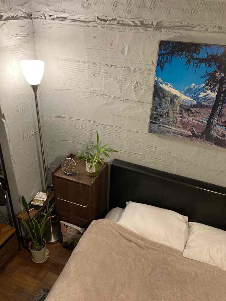 レザー調のベッドフレームは大人の雰囲気を醸し出します。
#ブラック #ブラックインテリア #ブラックグレー#ベッド