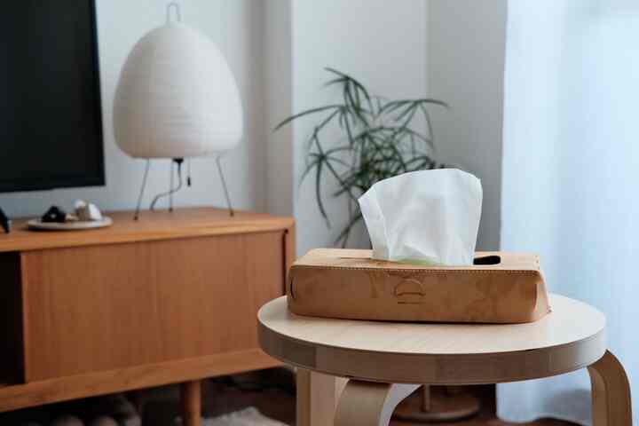 〜お気に入りのリビング〜
エイジングが良い塩梅になってきたティッシュケースカバー
生活感が出やすいからデザインが良いものでおめかし

#henderscheme
#artek
#stool60
#北欧インテリア
#リビング

