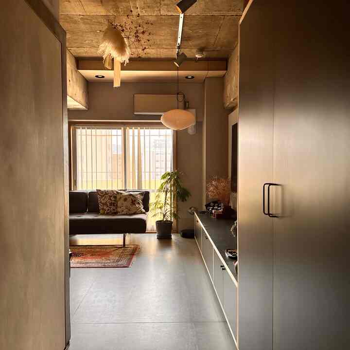 夕方のリビング
収納のデザインとツラを全てあわせたのもポイント

#living
#interiordesign
#akari
#original