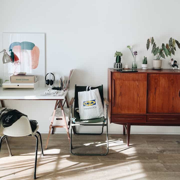 足場板の床が良い感じ🙆🏼‍♀️
味も出てきてる🪐 
#足場板 #足場板床 #リノベーション #リノベーションマンション #フローリング 