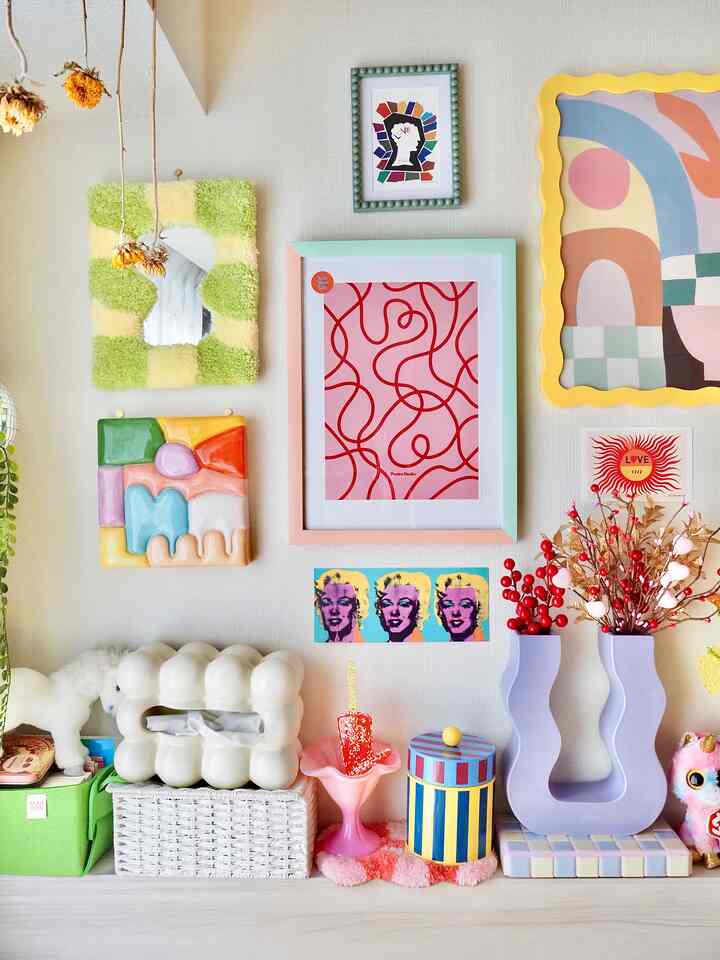 我が家に、ずっと前から気になっていた
&Kleveringのウォールアートが届きまた🌈💛
この立体感と配色がたまらなく可愛い。。
他のアートたちともマッチしてて嬉しい！

#カラフルインテリア #カラフルなインテリア #カラフルポップ #ウォールデコ #ウォールアート