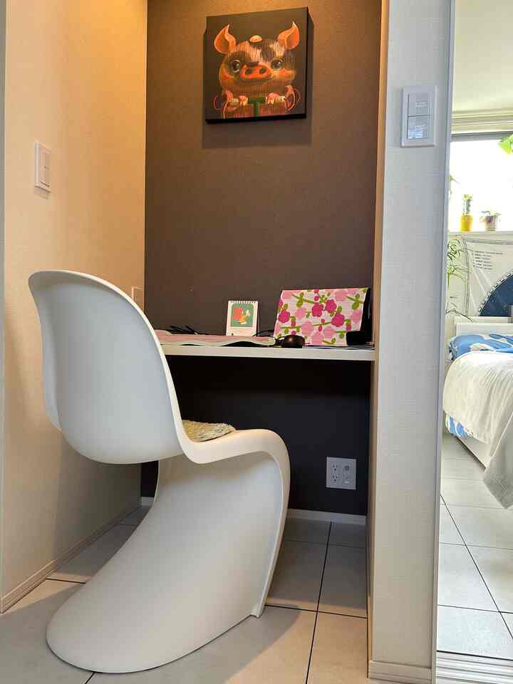 最新のワークスペース❤︎

#myroom #roomdesign #roominspiration #cozyroom #interior  #interiordesign #apartment #midcentury #Vitra #홈데코 #거실인테리어 #거실꾸미기