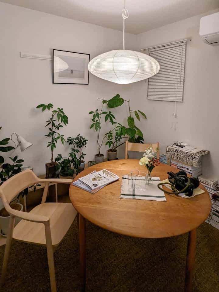 新居での初投稿はこちらの部屋。というかこの部屋以外片付いておりません😂

#照明 #テーブル #アアルトベース #アングルポイズ #ヒロシマ #ティッシュケース #エンダースキーマ #宮崎椅子製作所 #マルニ木工 #カイクリスチャンセン #北欧家具 #アカリ #ノグチイサム #akari #観葉植物 #観葉植物のある暮らし