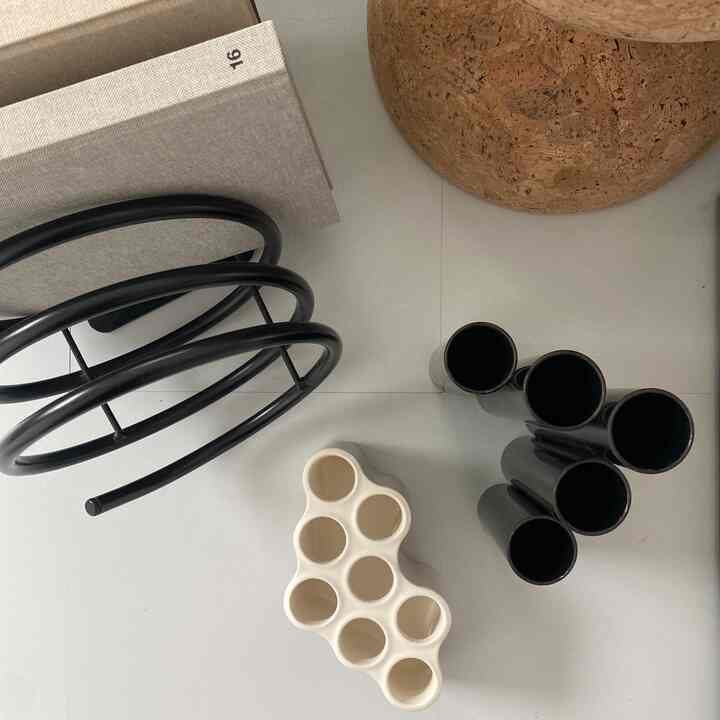 上からのアングルが可愛くてお気に入りです👀💘
#vitra #nuage #corkfamily #flowerbase 