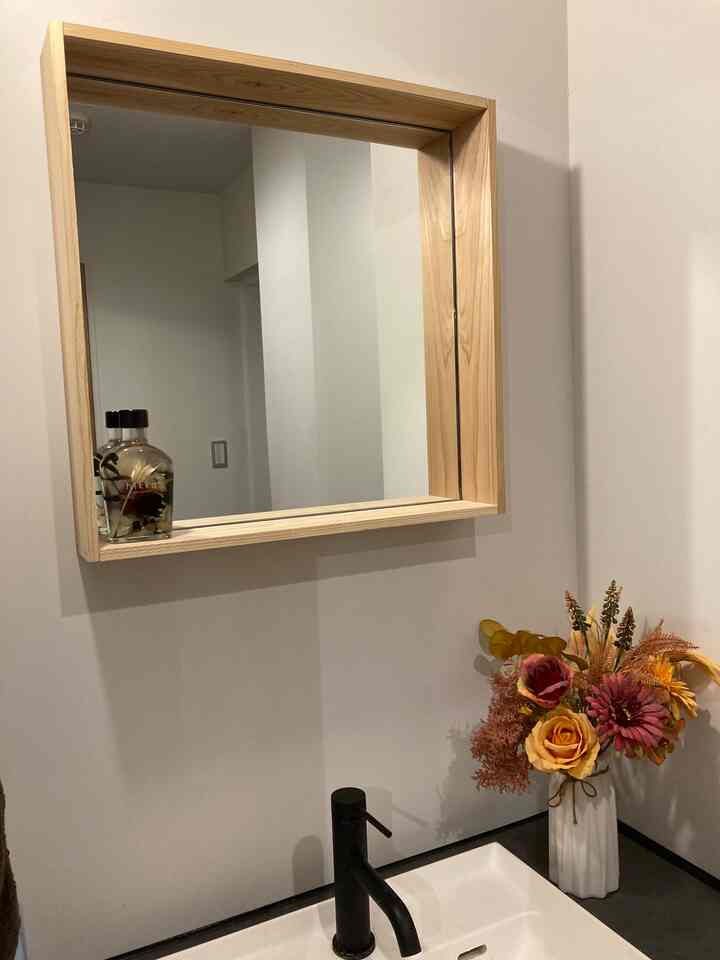 枯れない花💐
造花と花瓶で素敵な洗面台にしてみませんか。
#ドライフラワー #ドライフルーツ#ドラゴン