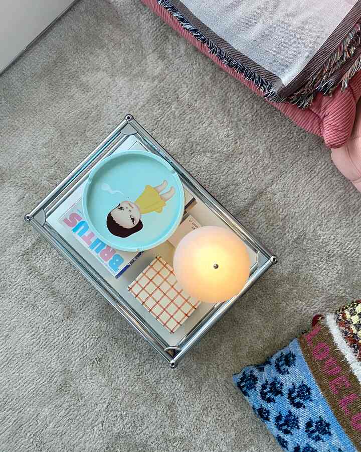 
coffee table from above


#Coffee table #ルイスポールセン #照明 #ポータブルライト #アッシュトレイ #トレイ #ラグ #クッション #usmhaller #ソファ #賃貸