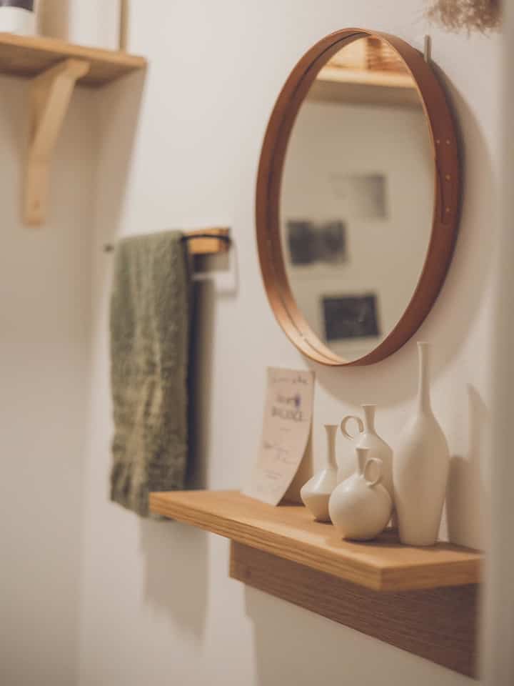 🪞🚰🌆

Introducing the interior of the toilet ✍️
・Shaker mirrors and vases
・Postcards
・Tipra studio decorations

#mirror 
#mirror interior
#vases
#vase interior
#toilet
#toilet shelf
#Toilet interior