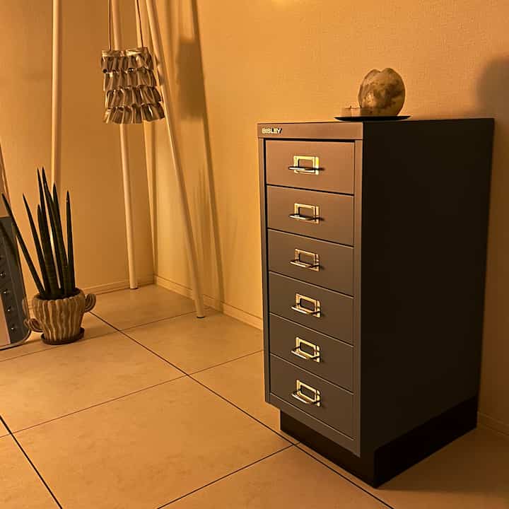 #myroom #roomdesign #roominspiration #cozyroom #interior #interiordesign #apartment #midcentury #BISLEY  #거실꾸미기